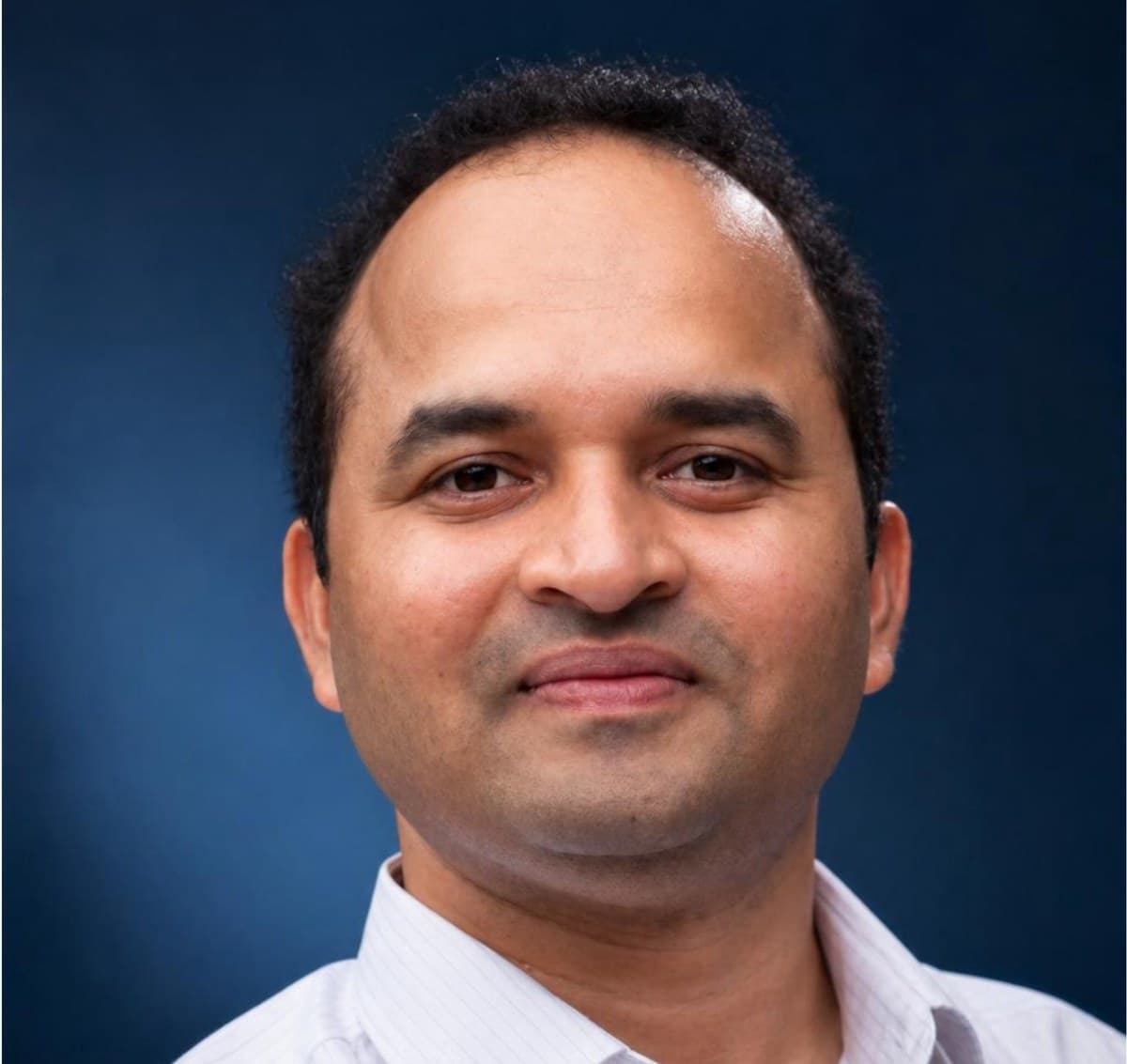Portrait of Gorakh Pawar, founder and CEO of Linkerr